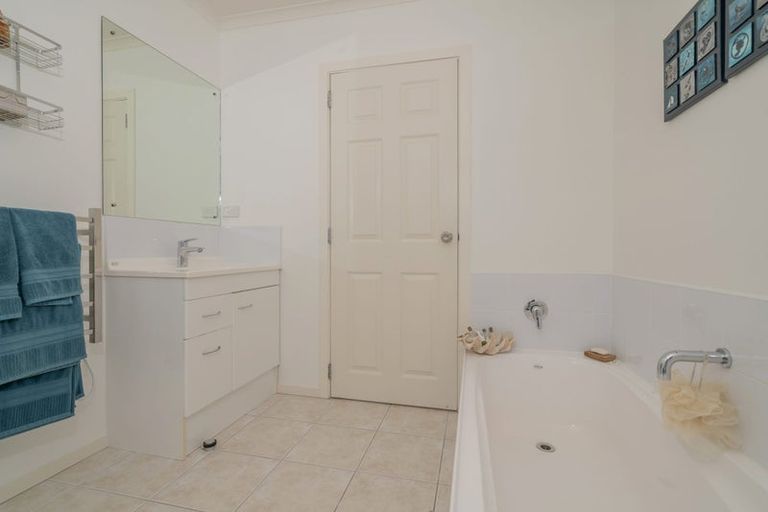 Photo of property in 11 Cobham Lane, Whitianga, 3510