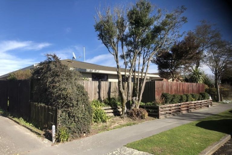 Photo of property in 1/37 Karnak Crescent, Russley, Christchurch, 8042