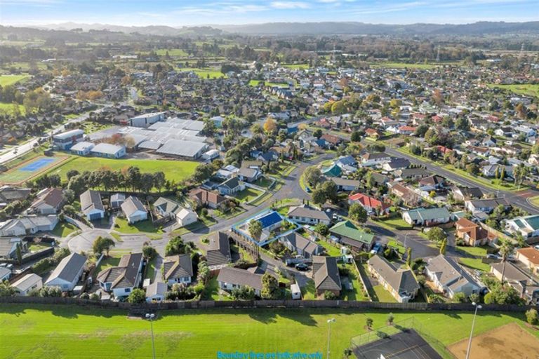 Photo of property in 14 Randwick Place, Randwick Park, Auckland, 2105