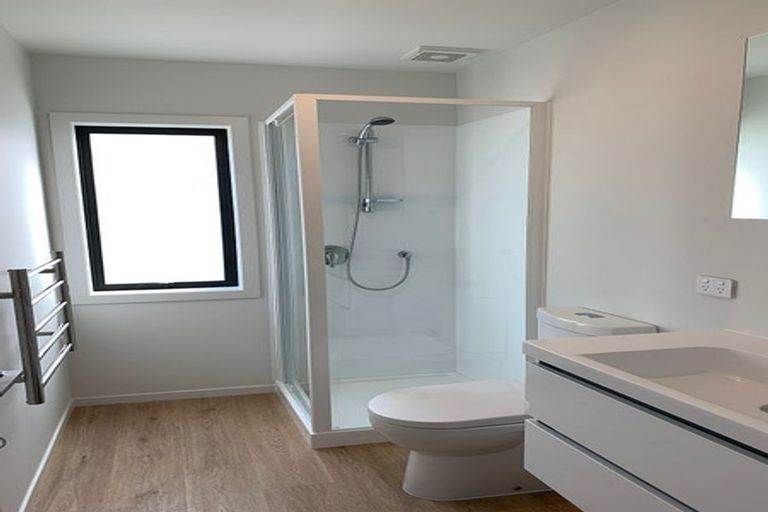 Photo of property in 5/4 Harry Ward Place, Henderson, Auckland, 0610