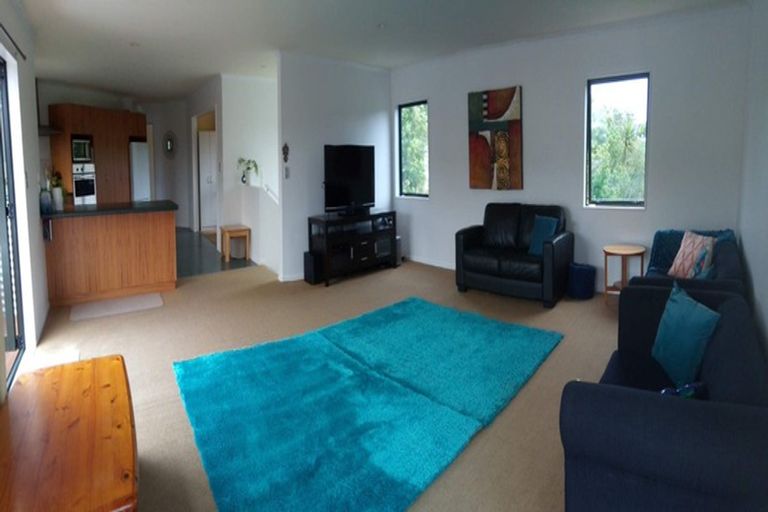 Photo of property in 8 Ruapehu Drive, Fitzherbert, Palmerston North, 4410