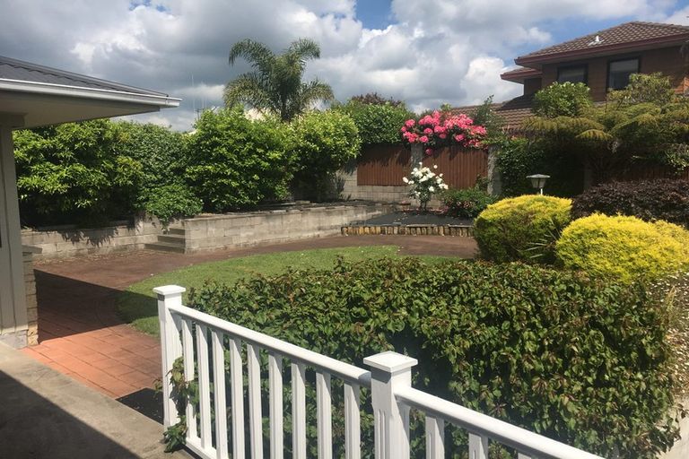 Photo of property in 21 Madill Road, St Andrews, Hamilton, 3200