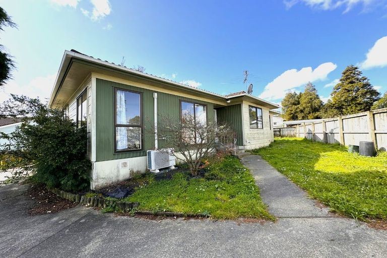 Photo of property in 11 Karepo Crescent, Ranui, Auckland, 0612