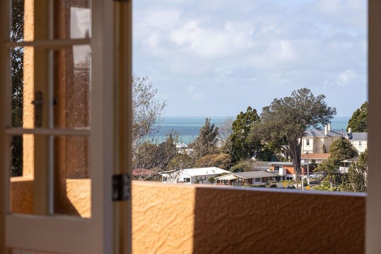 Photo of property in 99 Belt Road, New Plymouth, 4310