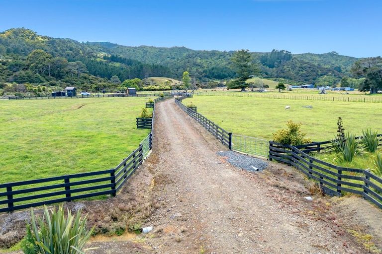 Photo of property in 1055 Tiki Sh25 Road, Coromandel, 3506