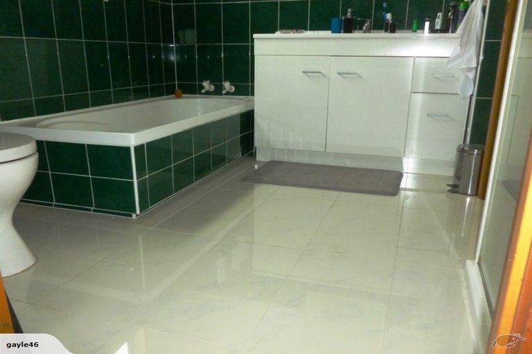 Photo of property in 15 Brockworth Place, Riccarton, Christchurch, 8011