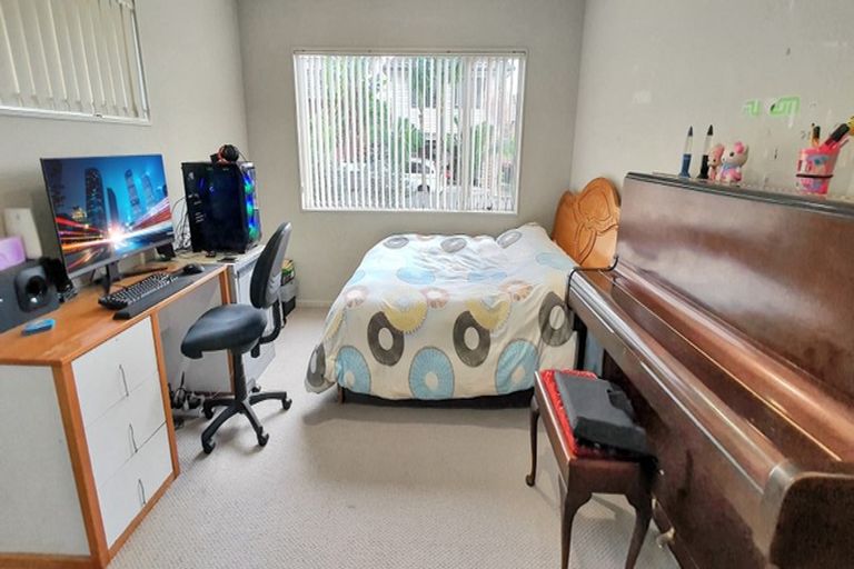 Photo of property in 122c Alfriston Road, Manurewa, Auckland, 2105