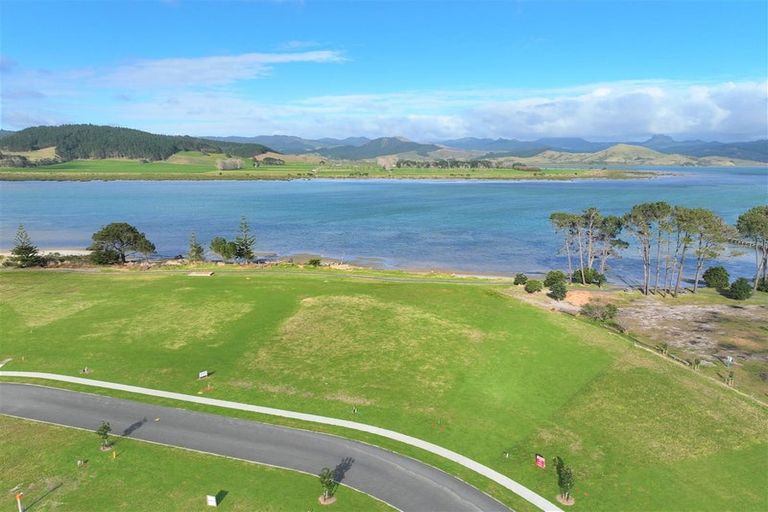 Photo of property in 10 Taniwha Place, Matarangi, 3592