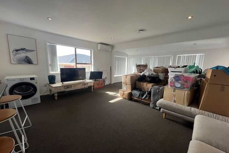 Photo of property in 118 Mcleod Road, Te Atatu South, Auckland, 0610