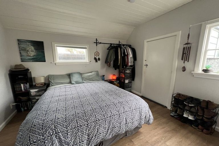 Photo of property in 5 Marine Parade, North New Brighton, Christchurch, 8083