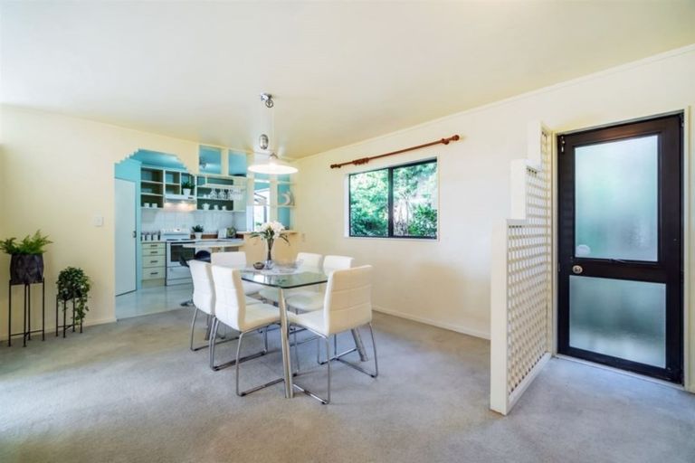 Photo of property in 2/41 Greenvalley Rise, Glenfield, Auckland, 0629