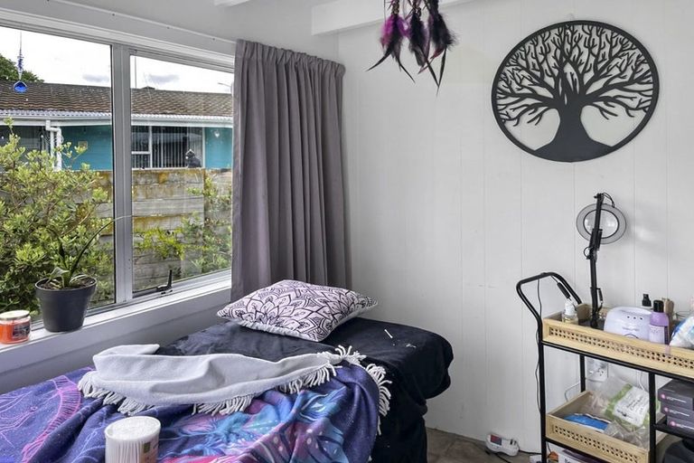 Photo of property in 43 Amberley Avenue, Westbrook, Palmerston North, 4412