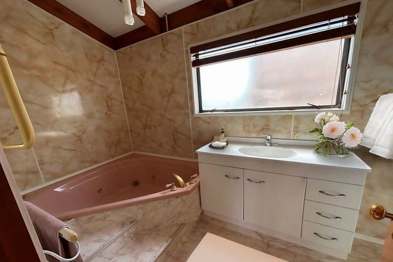 Photo of property in 4 Allan Place, Papamoa Beach, Papamoa, 3118