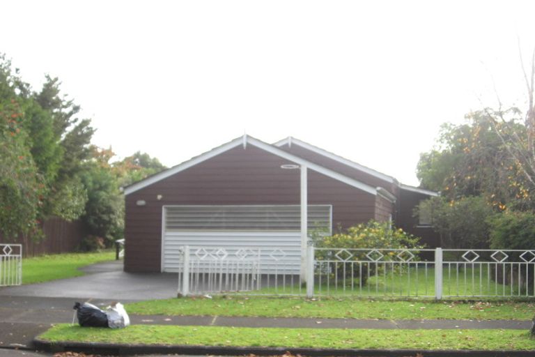 Photo of property in 37 Glennandrew Drive, Half Moon Bay, Auckland, 2012