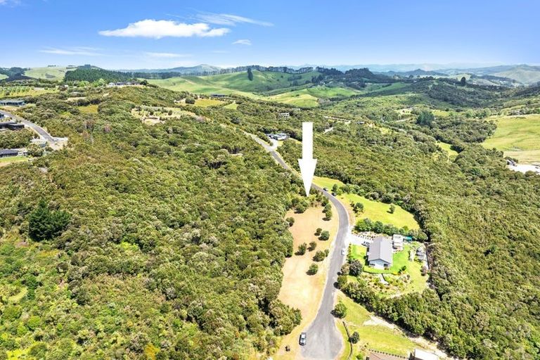 Photo of property in 129 Stratford Drive, Cable Bay, 0420