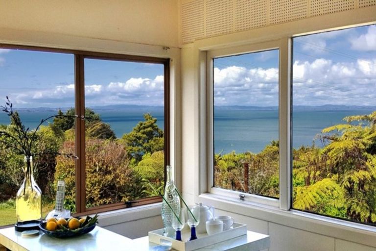 Photo of property in 69 Cornwallis Road, Cornwallis, Auckland, 0604