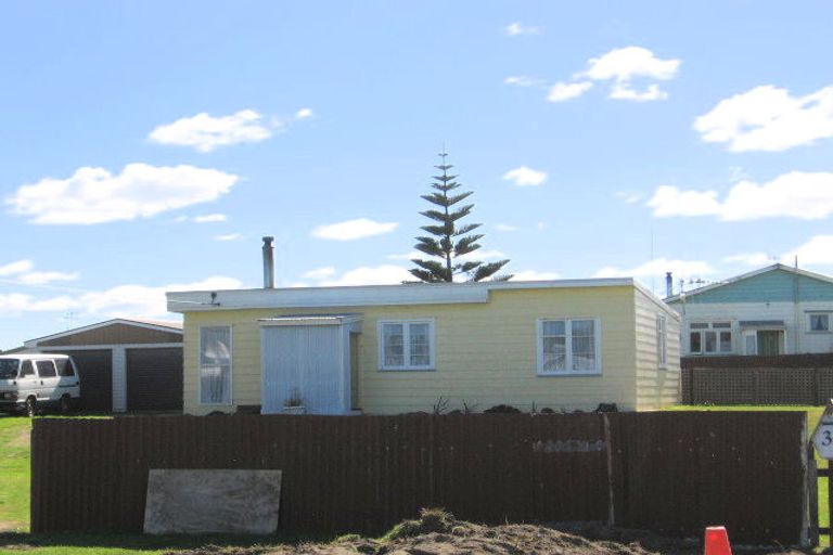 Photo of property in 31 Pratt Avenue, Foxton Beach, Foxton, 4815