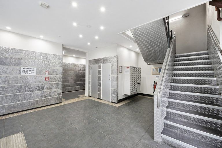 Photo of property in St Peters Apartments, 2a/192 Willis Street, Te Aro, Wellington, 6011