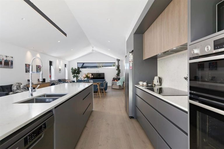 Photo of property in 20 Howden Drive, Jacks Point, 9371