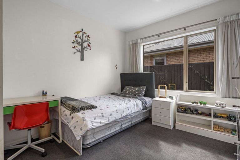 Photo of property in 16 Pukeko Place, Rangiora, 7400