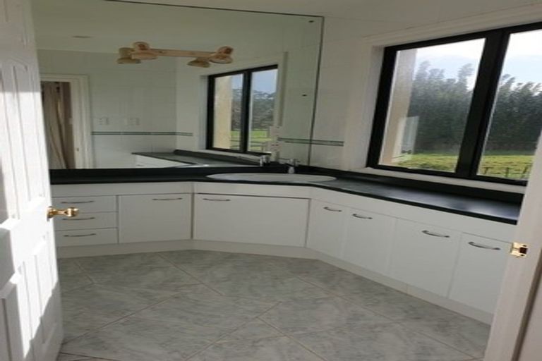 Photo of property in 165 Pine Valley Road, Dairy Flat, Silverdale, 0992