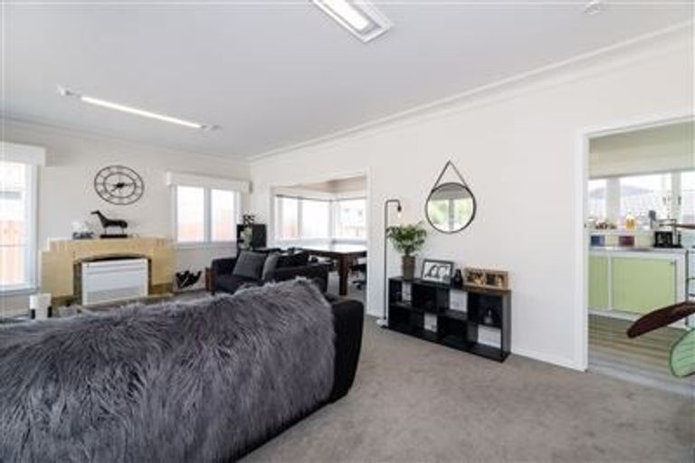Photo of property in 47 Miro Street, New Lynn, Auckland, 0600