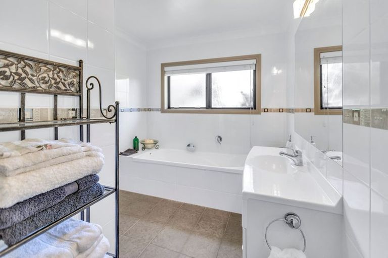 Photo of property in 80 Koutunui Road, Athenree, Katikati, 3177