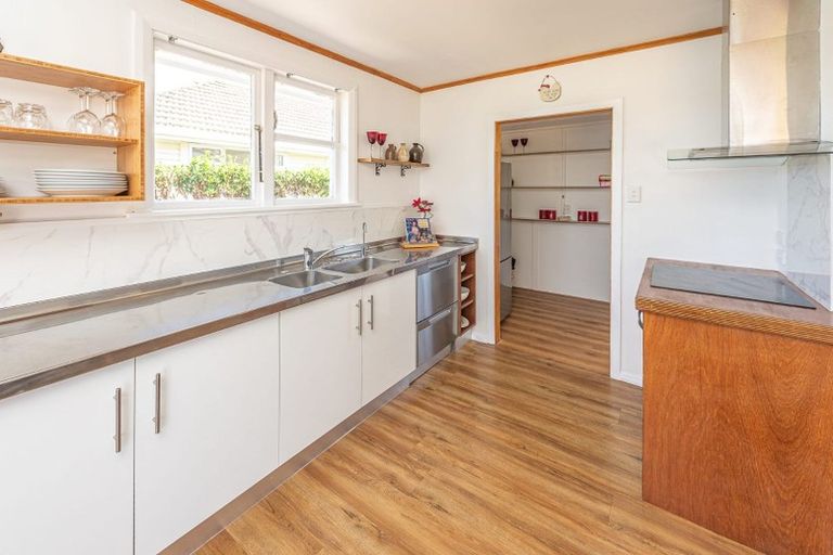 Photo of property in 10 Hadfield Crescent, College Estate, Whanganui, 4500