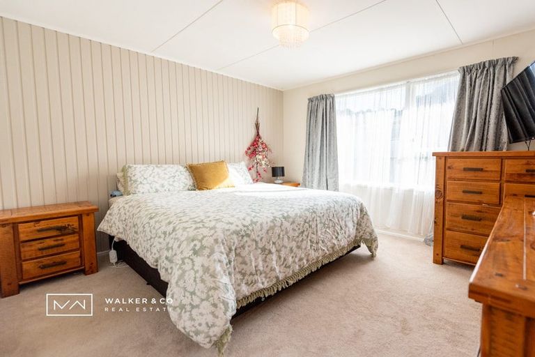 Photo of property in 15 Kaponga Street, Wainuiomata, Lower Hutt, 5014