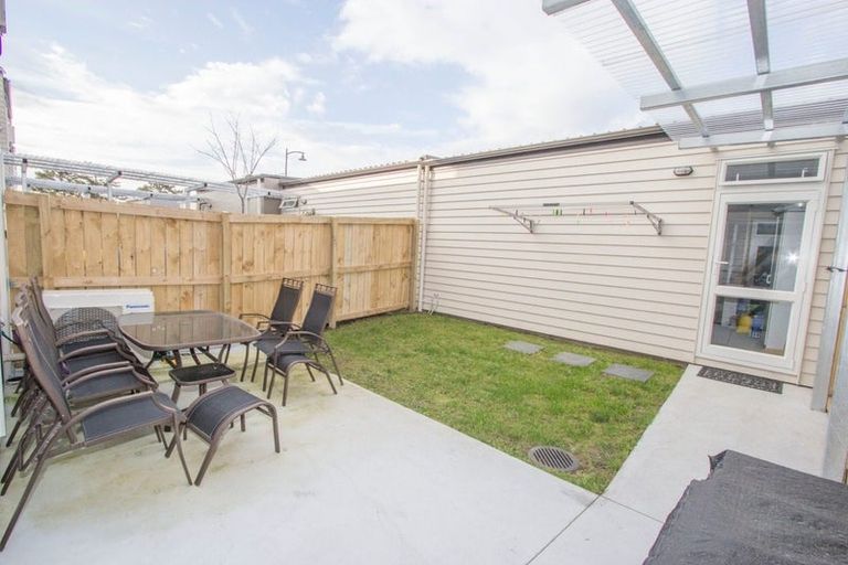 Photo of property in 17 Hakawai Avenue, Takanini, 2112