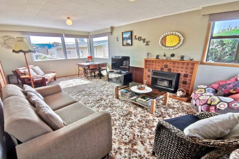 Photo of property in 33 Gawler Street, Te Horo Beach, Otaki, 5581