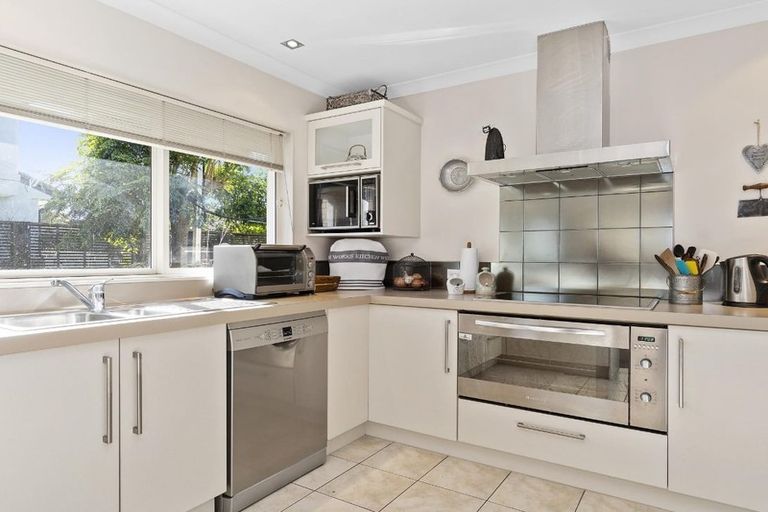 Photo of property in 1 Inverness Drive, Pyes Pa, Tauranga, 3112