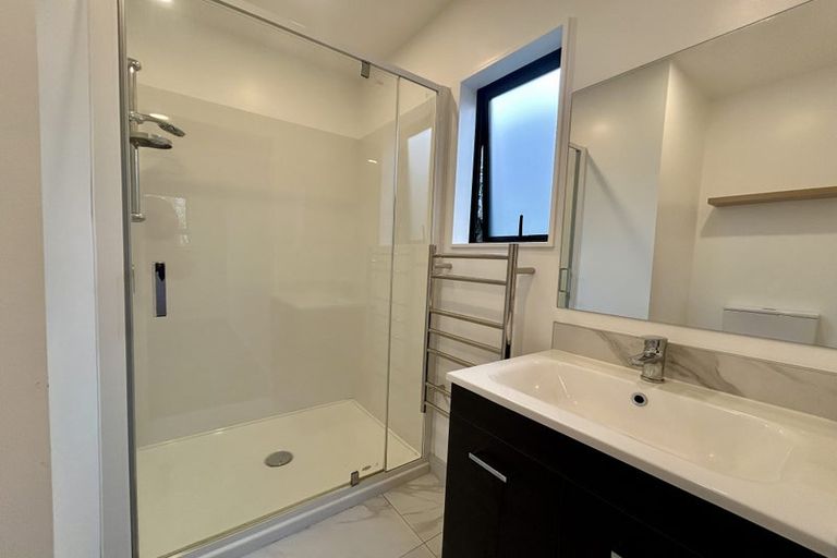 Photo of property in 78d Lincoln Park Avenue, Massey, Auckland, 0614