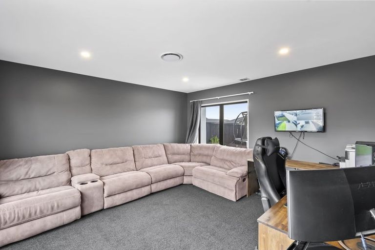 Photo of property in 6 Timara Crescent, Marshland, Christchurch, 8083