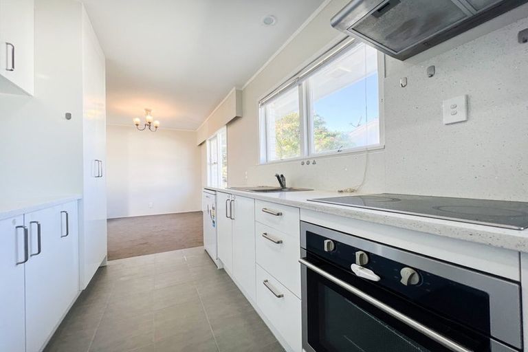 Photo of property in 1/12 Meadway, Sunnyhills, Auckland, 2010