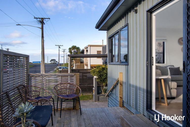 Photo of property in 17 Brighton Road, Waihi Beach, 3611