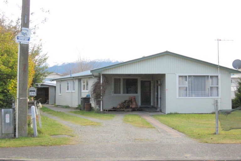 Photo of property in 36 Gunn Street, Te Anau, 9600