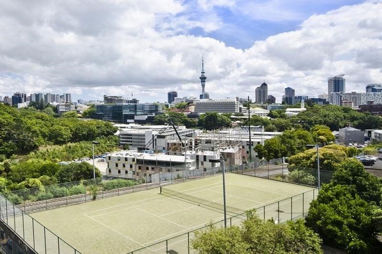 Photo of property in 5 Cheshire Street, Cannons Creek, Porirua, 5024