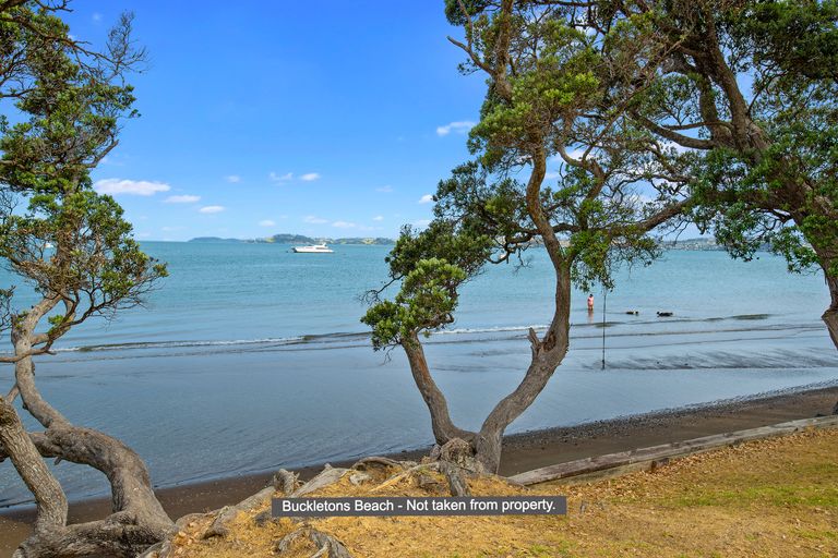 Photo of property in 6 Buckleton Road, Tawharanui Peninsula, Matakana, 0986