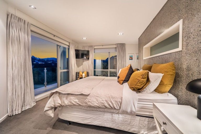 Photo of property in 32 Roys Road, Plimmerton, Porirua, 5026