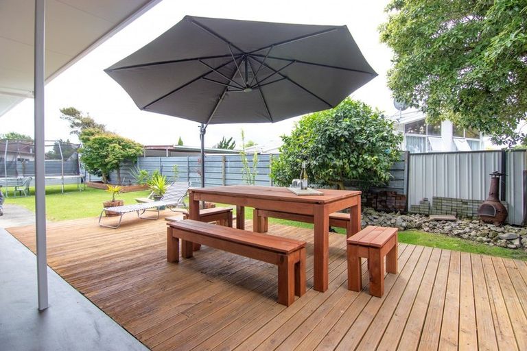 Photo of property in 6 Robinson Crescent, Westbrook, Palmerston North, 4412