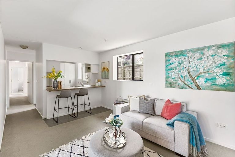 Photo of property in 7 Kaanapali Place, Wattle Downs, Auckland, 2103