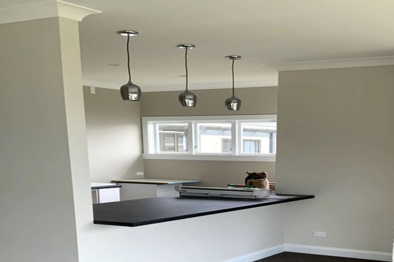 Photo of property in 16 Sunset Parade, Plimmerton, Porirua, 5026