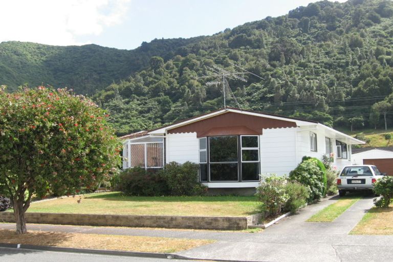 Photo of property in 3 Fremont Grove, Totara Park, Upper Hutt, 5018