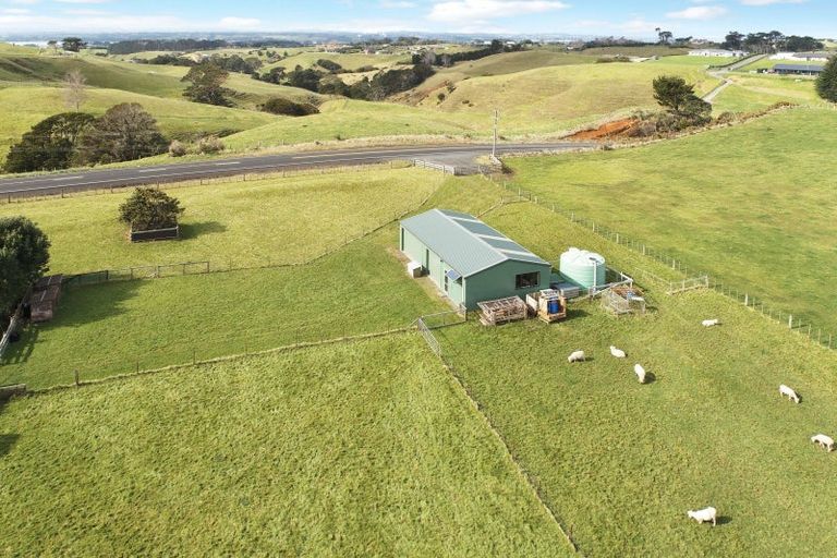 Photo of property in 1231 Awhitu Road, Pollok, 2684
