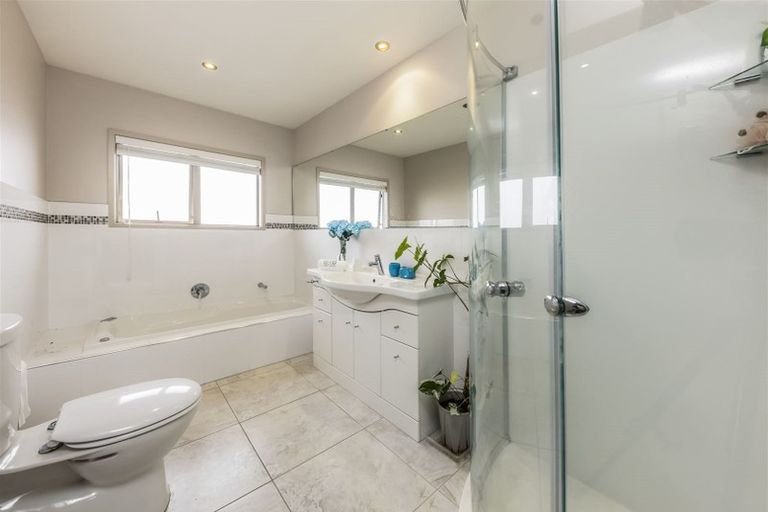 Photo of property in 28a Wairere Road, The Gardens, Auckland, 2105