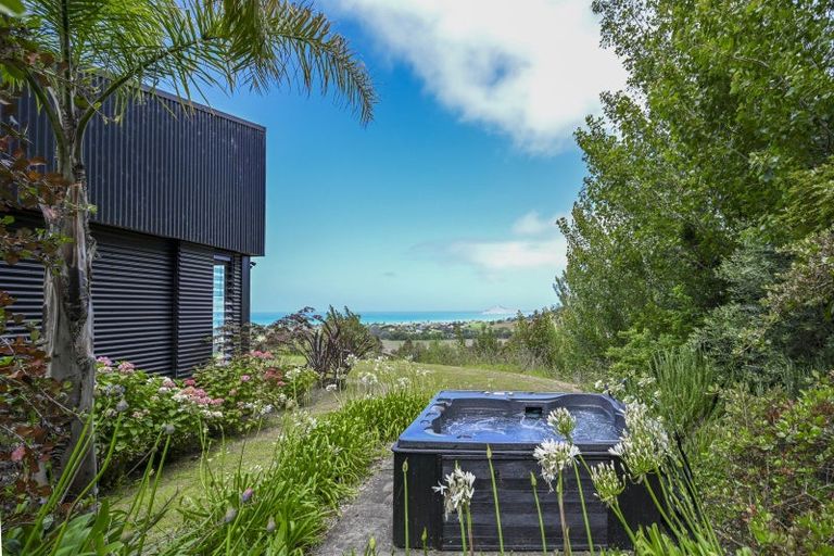 Photo of property in 58 Te Apiti Road, Waimarama, Havelock North, 4294