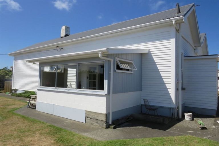 Photo of property in 7 Clyde Street, Foxton, 4814