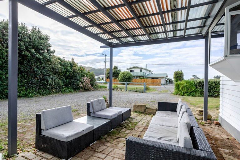 Photo of property in 40 Seaview Road, Herbertville, Dannevirke, 4970