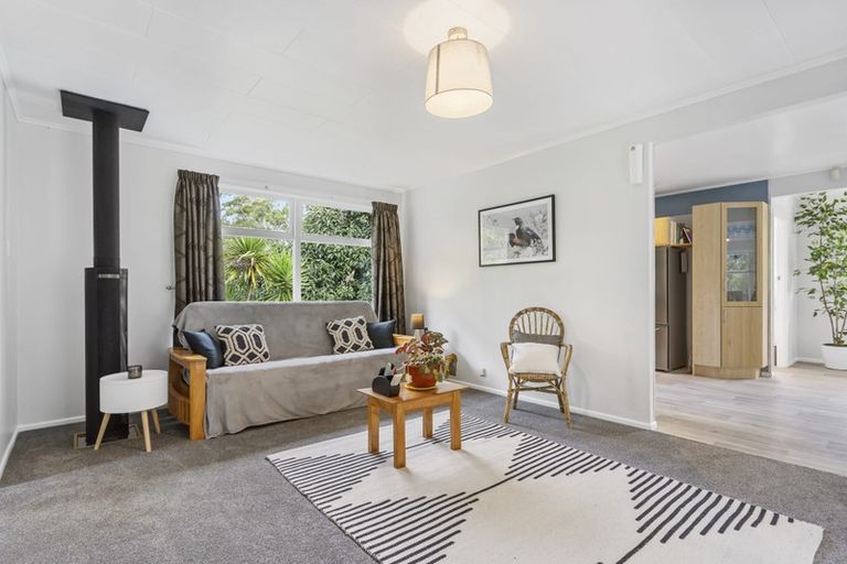 Photo of property in 673 West Coast Road, Oratia, Auckland, 0604